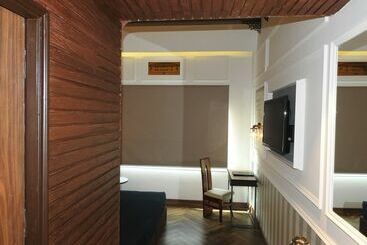 酒店 Polo Floatel Kolkata