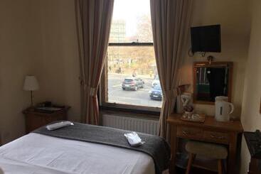 هتل The Leeson Lodge