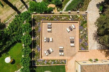 هتل Villa Campomaggio Resort & Spa