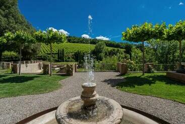 هتل Villa Campomaggio Resort & Spa