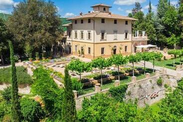 هتل Villa Campomaggio Resort & Spa