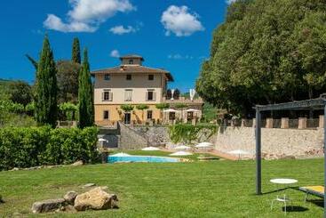 هتل Villa Campomaggio Resort & Spa