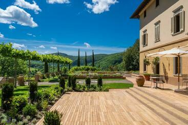 هتل Villa Campomaggio Resort & Spa