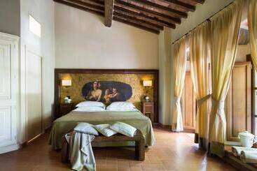 هتل Villa Campomaggio Resort & Spa