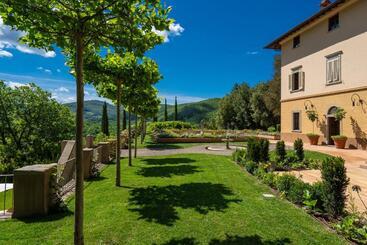 هتل Villa Campomaggio Resort & Spa
