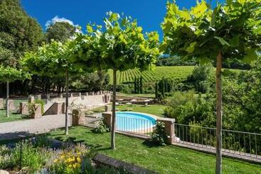 هتل Villa Campomaggio Resort & Spa