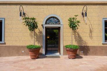 هتل Villa Campomaggio Resort & Spa
