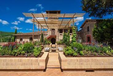 هتل Villa Campomaggio Resort & Spa