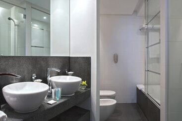 هتل Villa Rotana