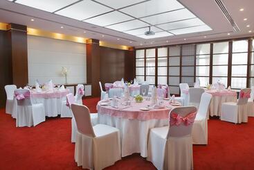 هتل Villa Rotana