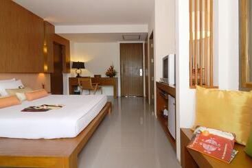 Peach Blossom Resort & Pool Villa   Sha Plus
