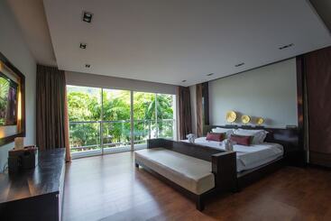 Peach Blossom Resort & Pool Villa   Sha Plus
