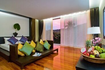 Peach Blossom Resort & Pool Villa   Sha Plus