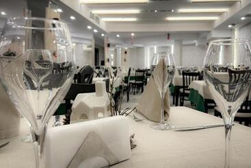 Rhodopi Home Hotel Chepelare   Half Board & Wellness