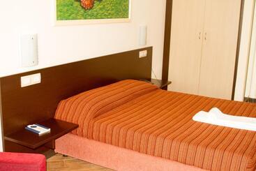 Santantao Art Resort - Porto Novo