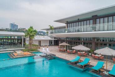 هتل Oakwood Ha Long