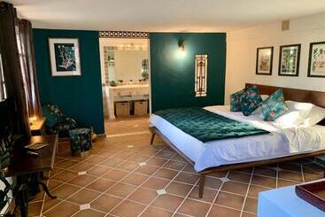 هتل The Paradise Peak Adults Only