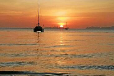 منتجع Koh Jum Delight Beach