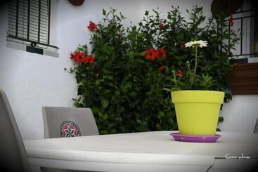 پانسیون Hostal Costa De La Luz