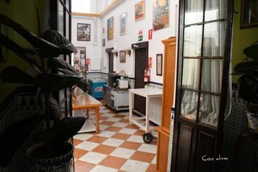 پانسیون Hostal Costa De La Luz