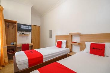هتل Reddoorz Syariah Near Lahat Station