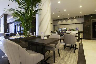 Time Onyx Hotel Apartments