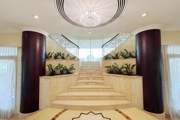Swissotel Al Murooj Dubai