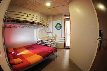 Albergue Zaragoza Hostel