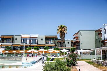 Hotel Ampelia Seaside Resort