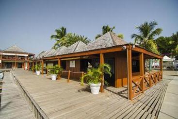 هتل Antigua Yacht Club Marina Resort