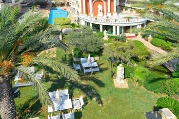 Antique Roman Palace Museum Hotel   Adults Only Ultra All Inclusive
