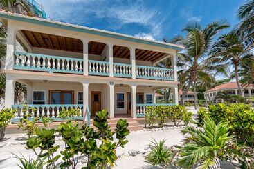 هتل Belizean Shores Resort