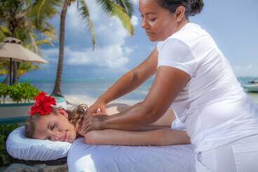هتل Belizean Shores Resort