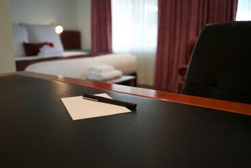 Surestay Hotel By Best Western The Clarence On Melville