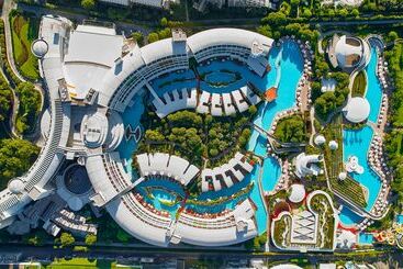 هتل Cornelia Diamond Golf Resort & Spa