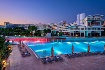 هتل Cornelia Diamond Golf Resort & Spa