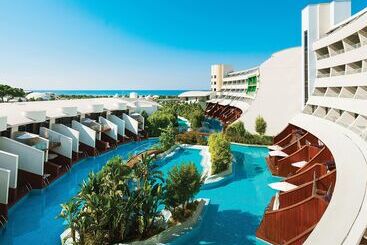 هتل Cornelia Diamond Golf Resort & Spa