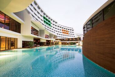 هتل Cornelia Diamond Golf Resort & Spa