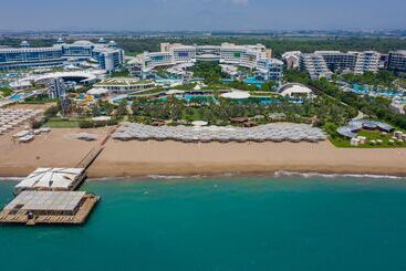 هتل Cornelia Diamond Golf Resort & Spa