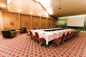 هتل Cornelia Diamond Golf Resort & Spa
