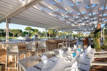هتل Cornelia Diamond Golf Resort & Spa