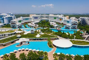 هتل Cornelia Diamond Golf Resort & Spa