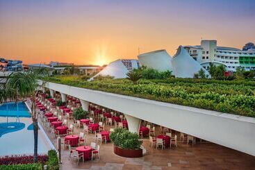 هتل Cornelia Diamond Golf Resort & Spa