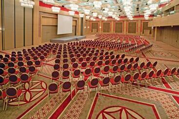 هتل Cornelia Diamond Golf Resort & Spa