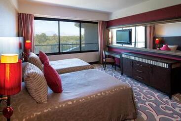 هتل Cornelia Diamond Golf Resort & Spa