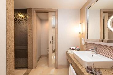 هتل Cornelia Diamond Golf Resort & Spa