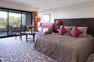 هتل Cornelia Diamond Golf Resort & Spa