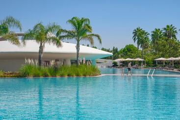 هتل Cornelia Diamond Golf Resort & Spa