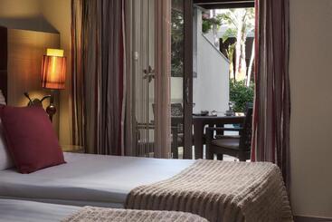 هتل Cornelia Diamond Golf Resort & Spa