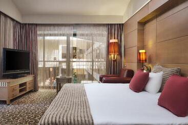 هتل Cornelia Diamond Golf Resort & Spa
